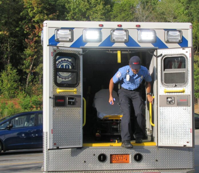 WOMAN FOUND DEAD NEAR BEATTIES FORD ROAD, DEAD FOR DAYS