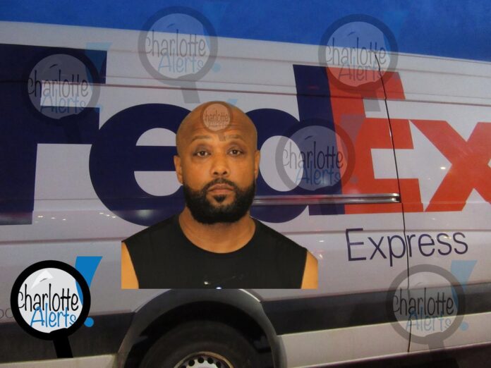 MAN ACCUSED OF HAVING 12 KILOGRAMS OF COCAINE VIA FED EX DELIVERY