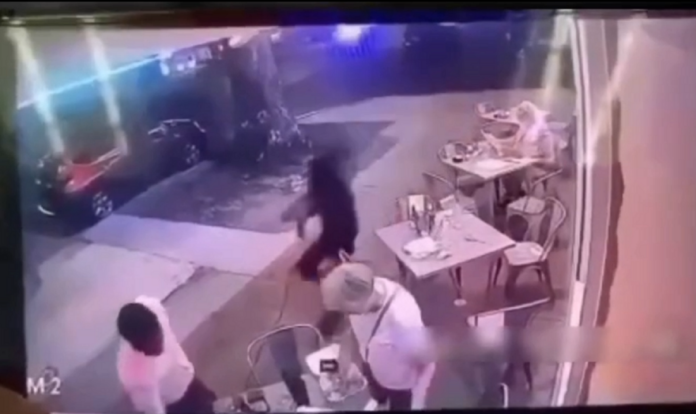 VIDEO: WAITER MURDERED AT RESTAURANT IN FRONT OF CUSTOMER