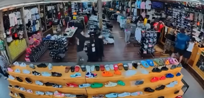 VIDEO: KID AND ADULT SHOT DURING SHOOTOUT AT SHOE STORE WITH GLOCK SWITCH