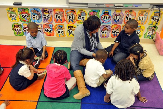 FBI INVESTIGATING CHARLOTTE MECKLENBURG SCHOOLS AFTER SCHOOL BOARD FIRED SUPERINTENDENT AND TROUBLESOME CONTRACTS WERE AWARDED